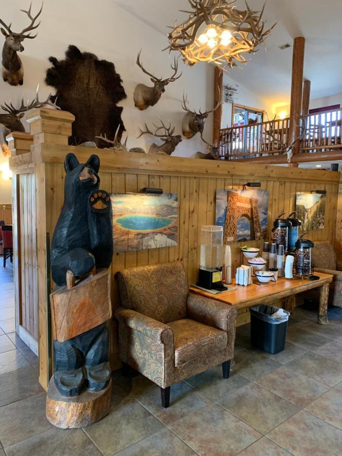 The Antler Lodge - Gardiner Luaran gambar